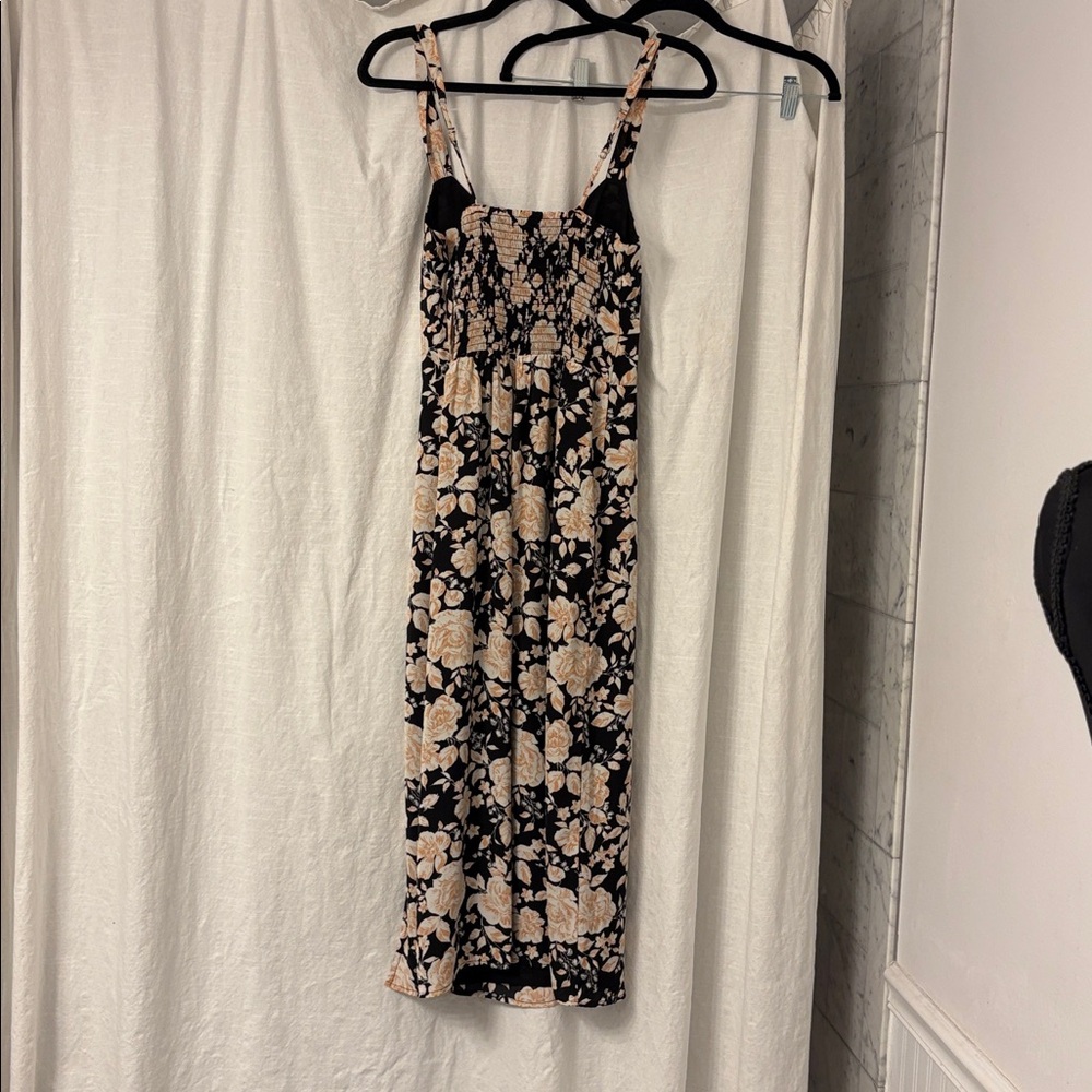 Abercrombie & Fitch Black Midi Dress with Beige Floral Print, size SMALL TALL - Picture 6 of 6